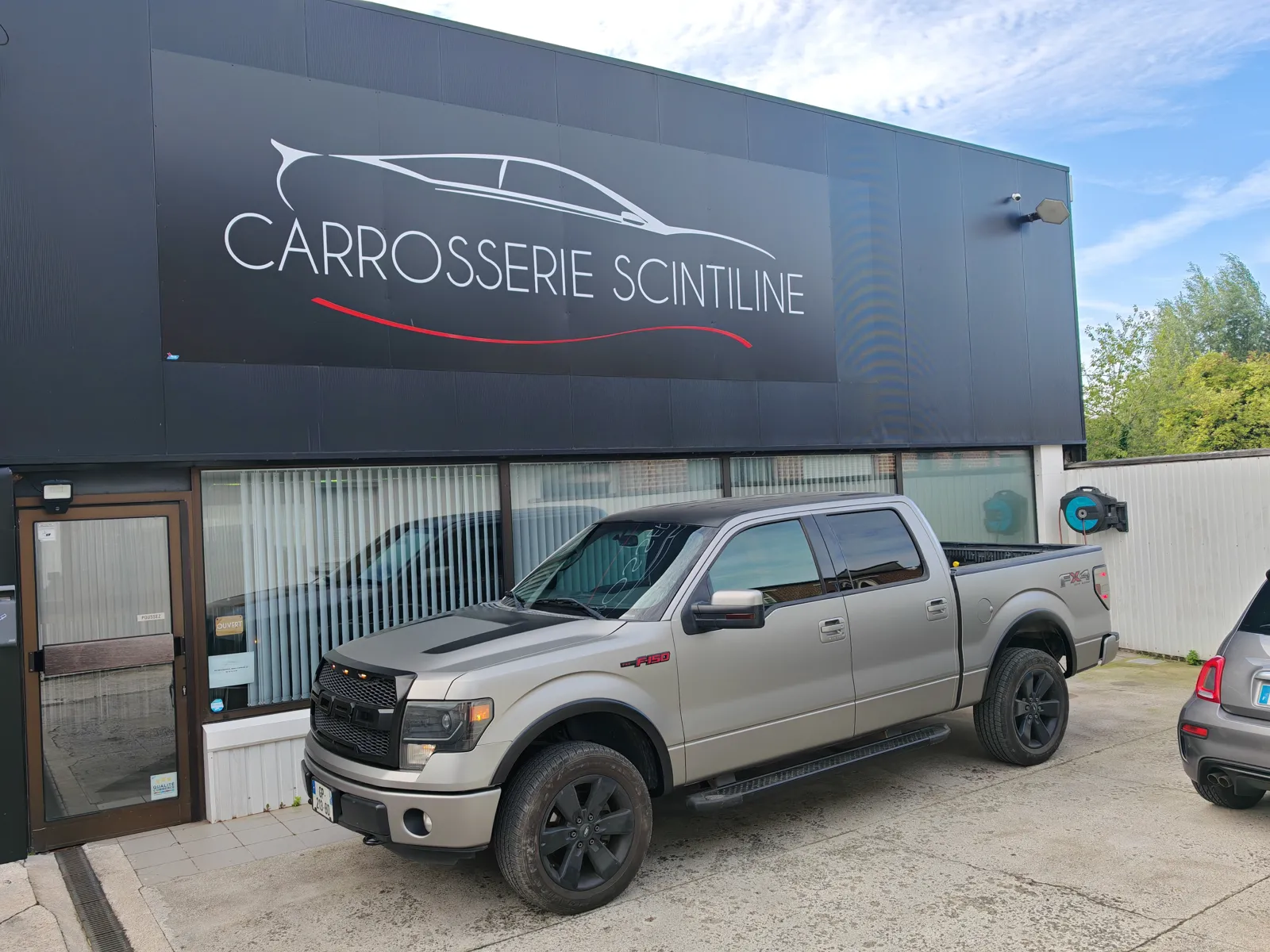 Façade de la Carrosserie Scintiline